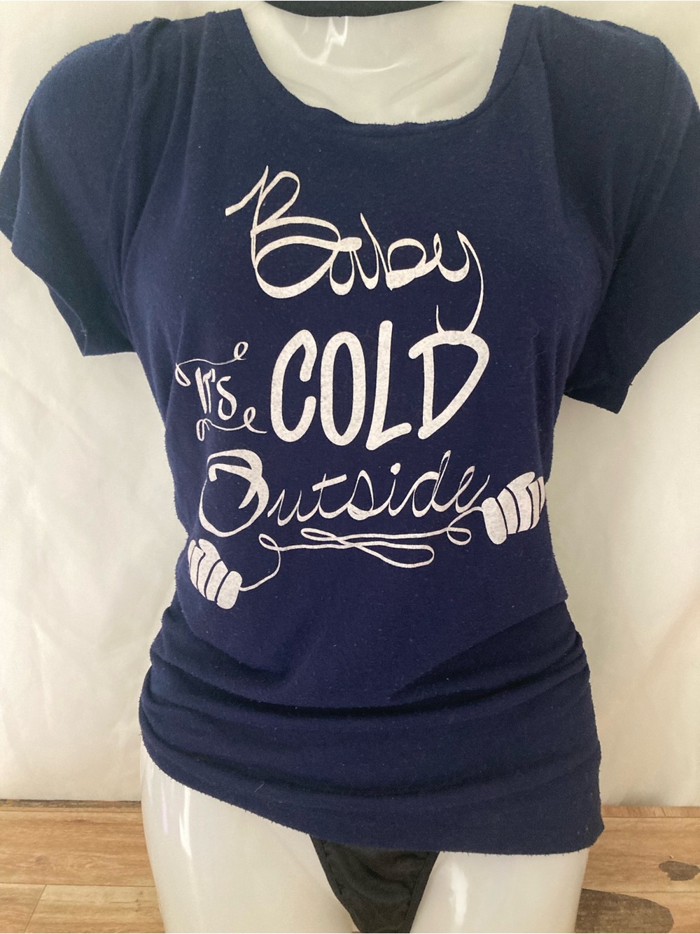 La Vie en Rose βBaby Itβs Cold Outsideβ Graphic Tee Navy Size Large